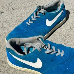 Nike Men's Teal and Gray Sneakers